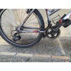 BICICLETA(SEGUNDA MANO) BH   OVER X 480 26''