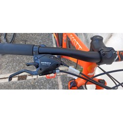 BICICLETA(SEMINUEVA) 26'' SCOTT 630