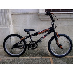 BICICLETA (SEMINUEVA)BMX...